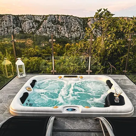 Summer House Nika With Jacuzzi *