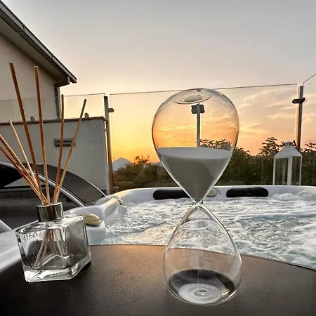 Summer House Nika With Jacuzzi *