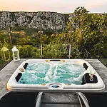 Summer House Nika With Jacuzzi *